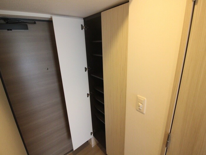 物件内観写真15　(靴箱)