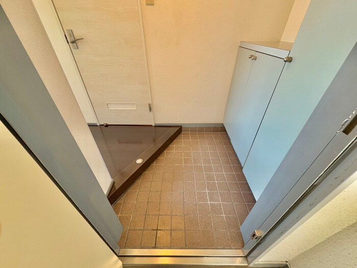物件内観写真17　(玄関)
