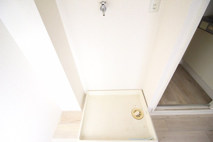 物件内観写真12　(洗濯機置場)