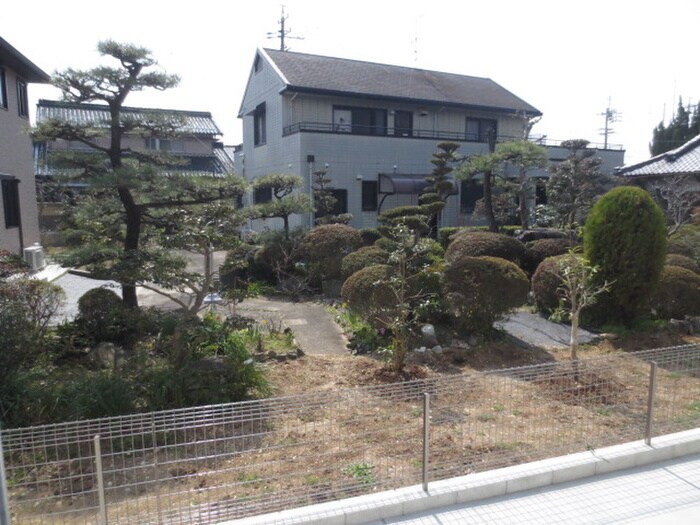 物件内観写真22　(室内からの展望)