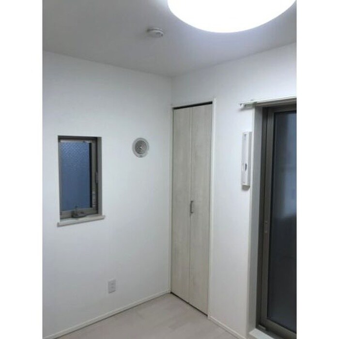 物件内観写真12　(収納)