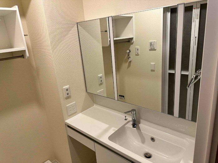 物件内観写真8　(洗面)