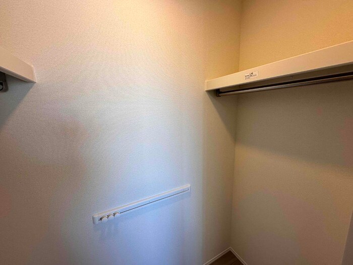 物件内観写真12　(収納)