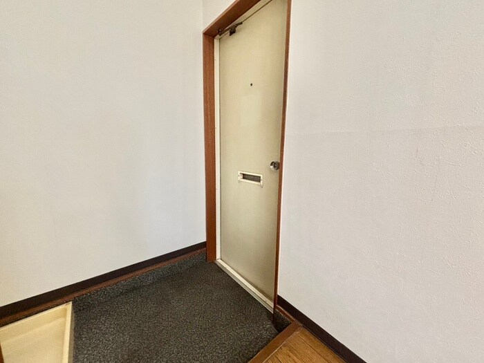 物件内観写真13　(玄関)