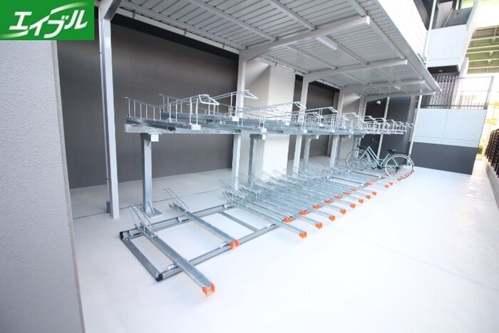 物件外観写真3　(駐車場)