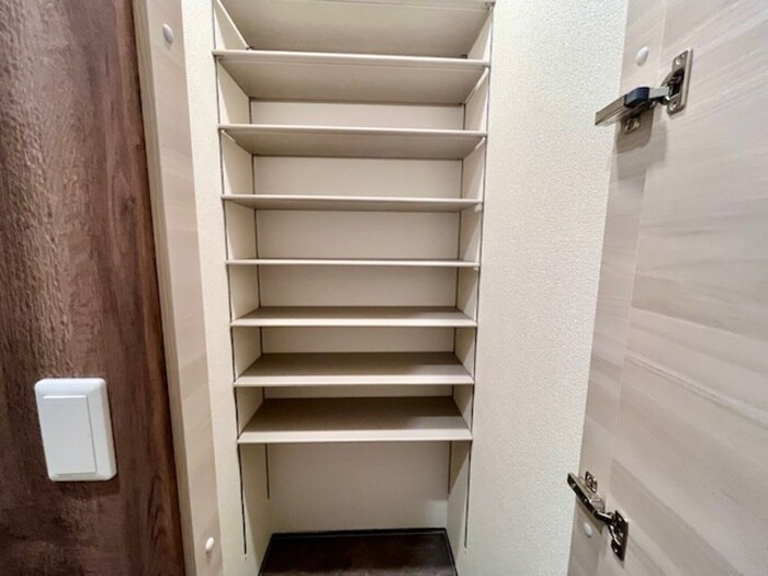 物件内観写真7　(靴箱)
