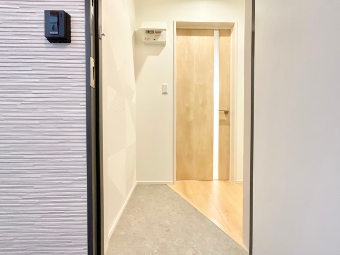 物件内観写真18　(玄関)