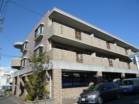 ジュネス平出外観写真