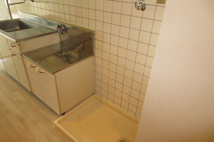 物件内観写真18　(洗濯機置場)