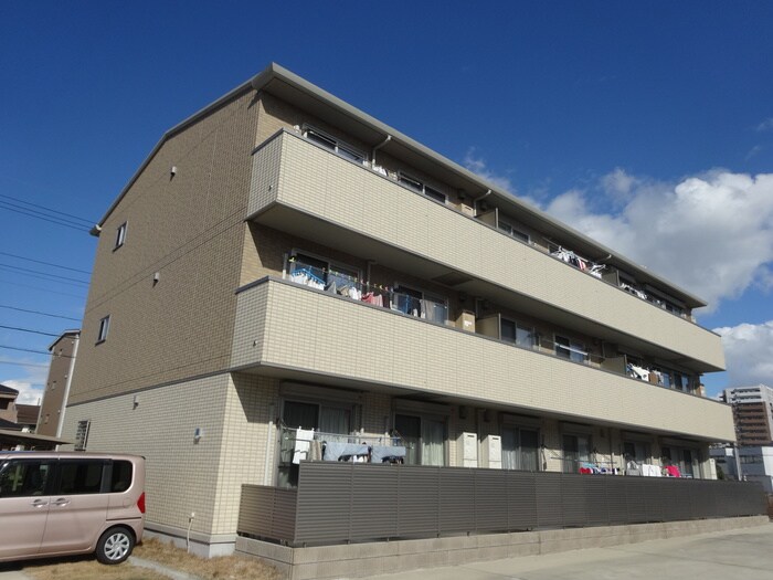 パストラル八田　Ａ棟の物件外観写真