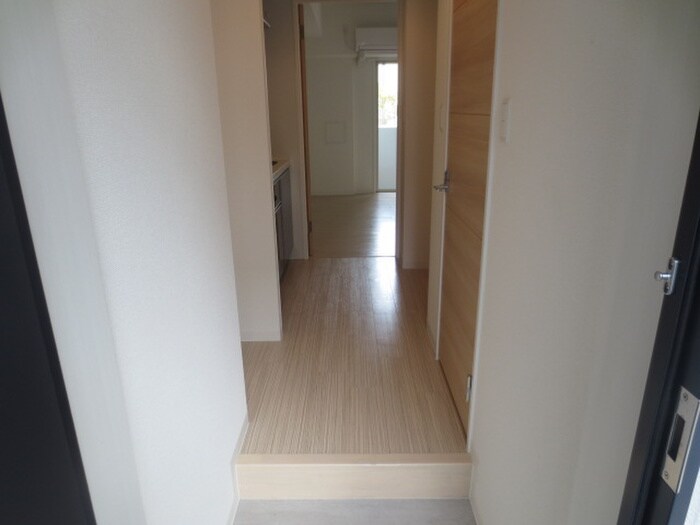物件内観写真7　(廊下)