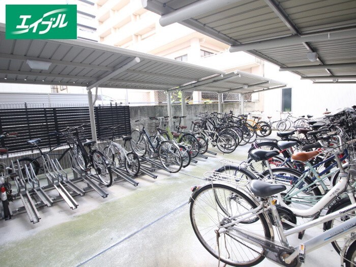 物件外観写真3　(駐輪場)