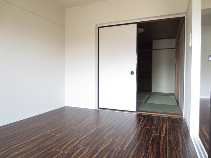 物件内観写真10　(居室)