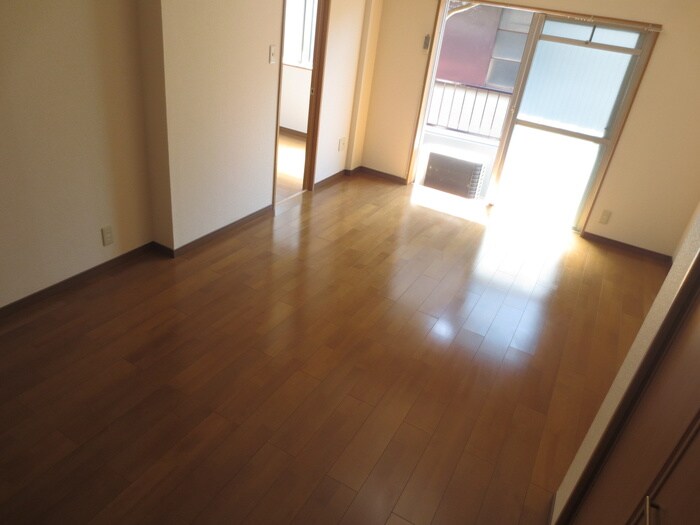 物件内観写真9　(居室)