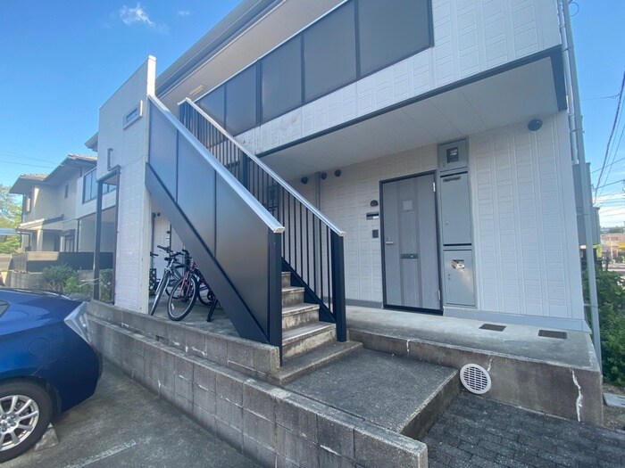 物件外観写真5　(エントランス部分)