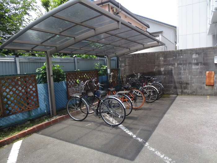 物件外観写真5　(駐輪場)