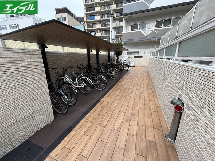 物件外観写真5　(駐輪場)