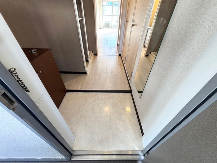 物件内観写真13　(玄関)