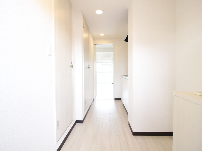 物件内観写真13　(廊下)