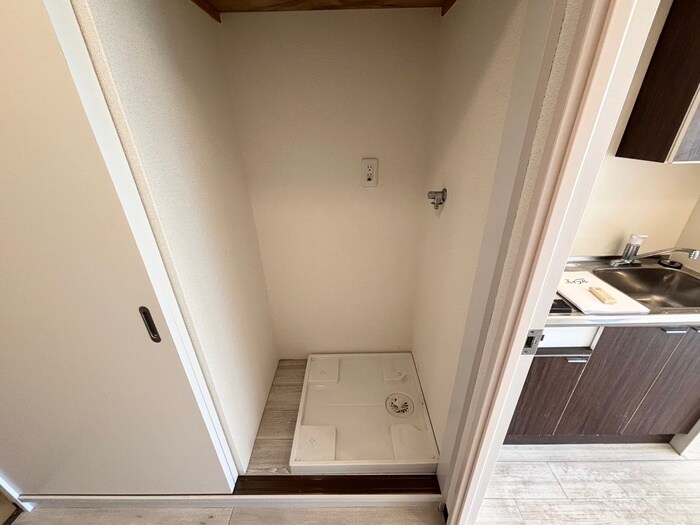 物件内観写真13　(洗濯機置場)