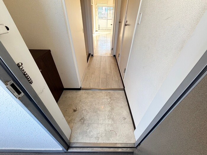 物件内観写真14　(玄関)