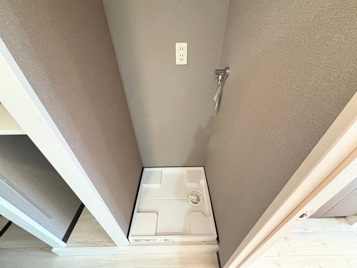 物件内観写真16　(洗濯機置場)