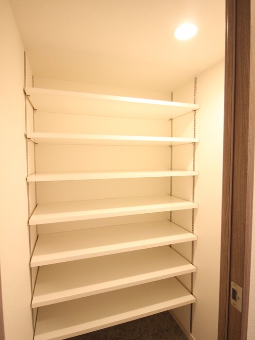 物件内観写真3　(靴箱)