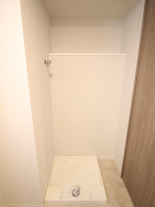 物件内観写真5　(洗濯機置場)