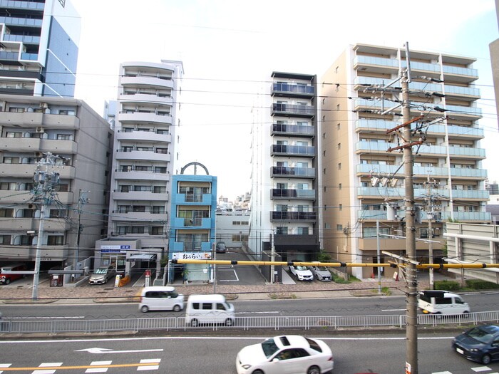 物件内観写真8　(室内からの展望)