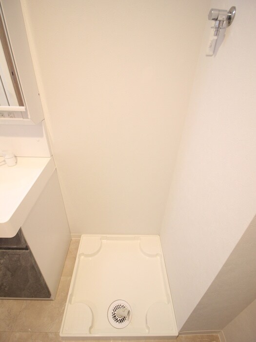 物件内観写真10　(洗濯機置場)