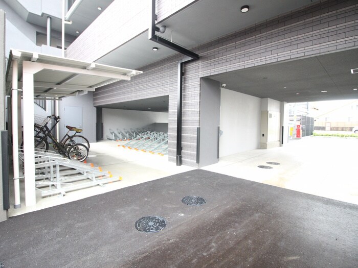 物件外観写真5　(駐輪場)