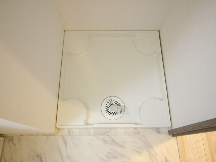 物件内観写真14　(洗濯機置場)