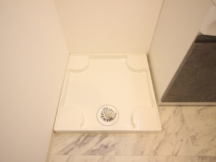 物件内観写真14　(洗濯機置場)