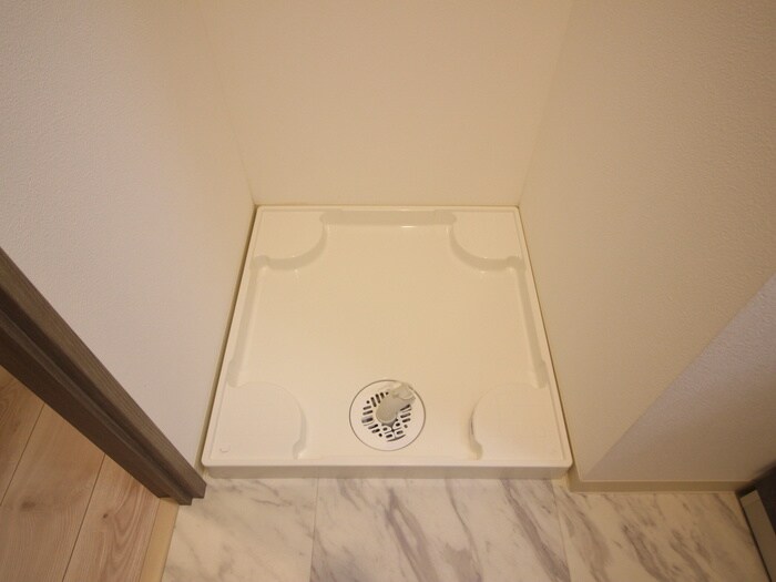 物件内観写真14　(洗濯機置場)