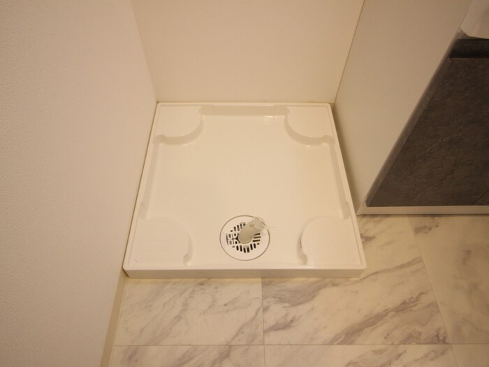 物件内観写真14　(洗濯機置場)