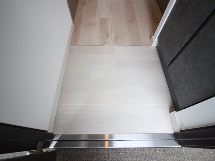 物件内観写真15　(玄関)