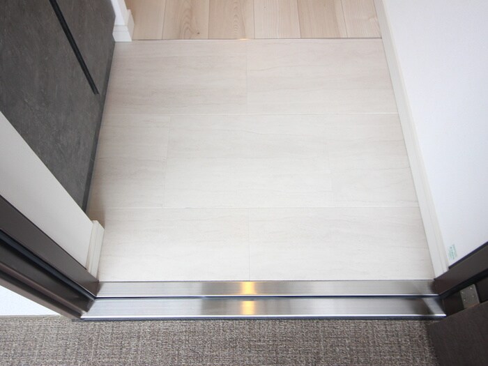 物件内観写真18　(玄関)