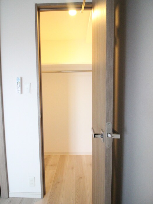 物件内観写真18　(収納)