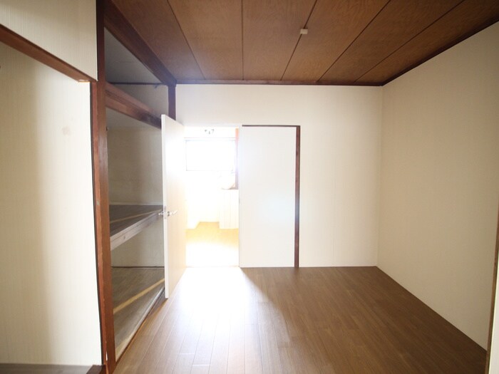 物件内観写真8　(居室)