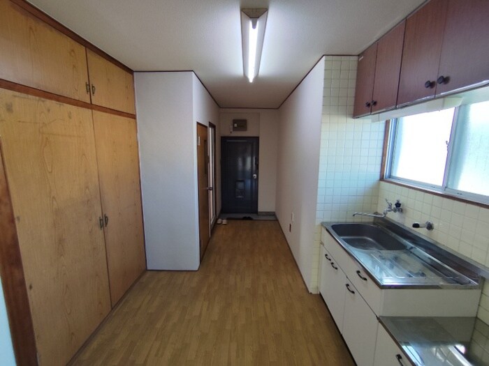 物件内観写真12　(廊下)