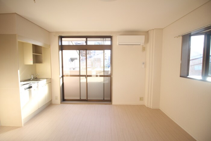 物件内観写真5　(居室)