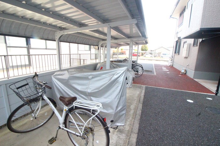 物件外観写真6　(駐輪場)