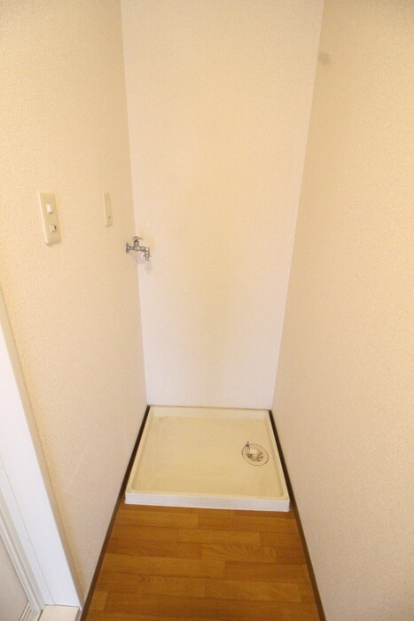 物件内観写真17　(洗濯機置場)