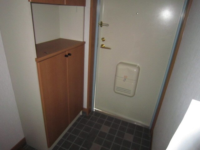 物件内観写真7　(玄関)