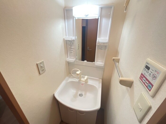 物件内観写真10　(洗面)