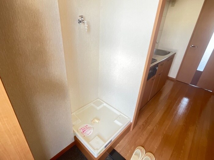 物件内観写真13　(洗濯機置場)