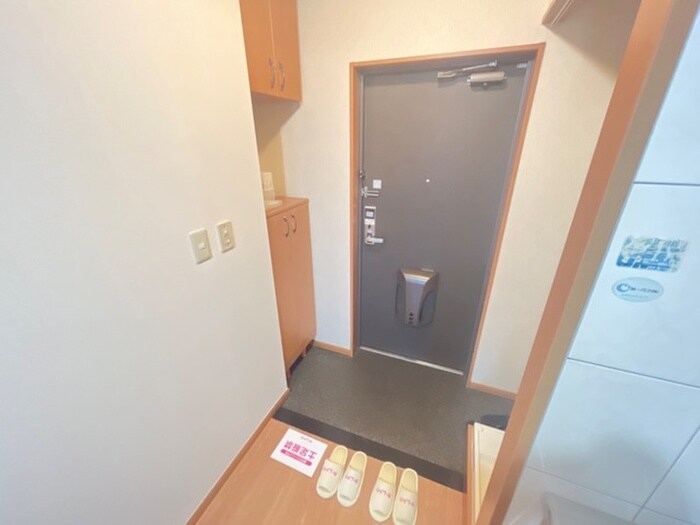 物件内観写真15　(玄関)