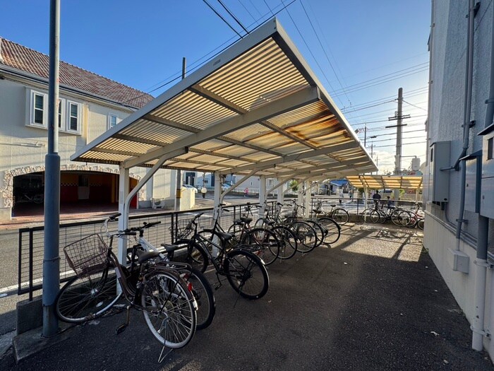 物件外観写真5　(駐輪場)