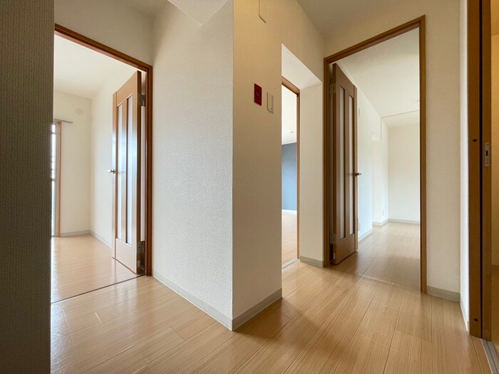 物件内観写真14　(廊下)