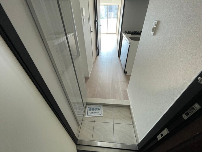 物件内観写真14　(玄関)